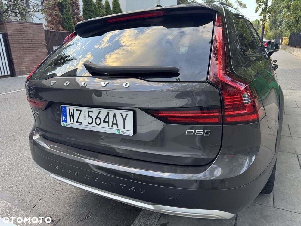 Volvo V90 Cross Country - 4