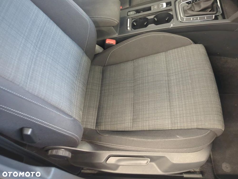 Volkswagen Passat 2.0 TDI EVO Business DSG - 16