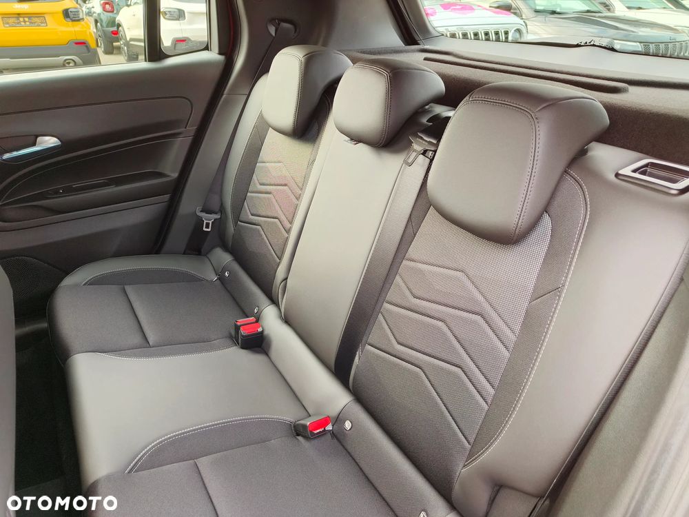 Jeep Avenger 1.2 T3 mHEV Altitude FWD eDCT6 - 13