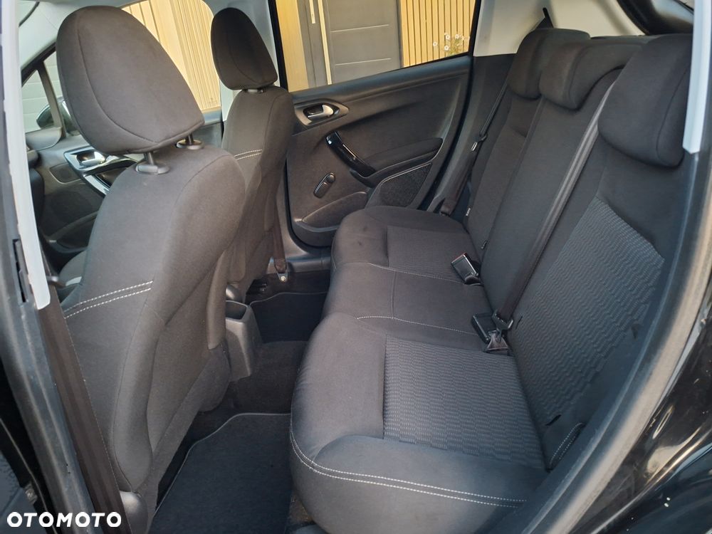 Peugeot 208 - 12