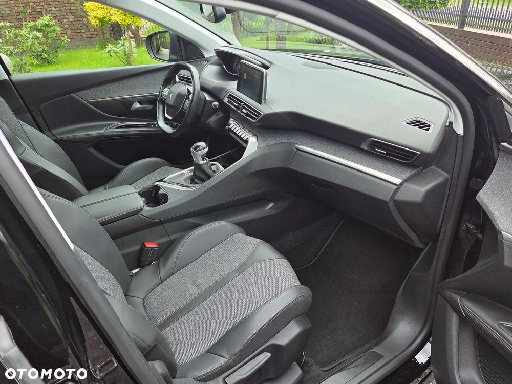 Peugeot 5008 BlueHDI 130 Allure Business-Paket - 33