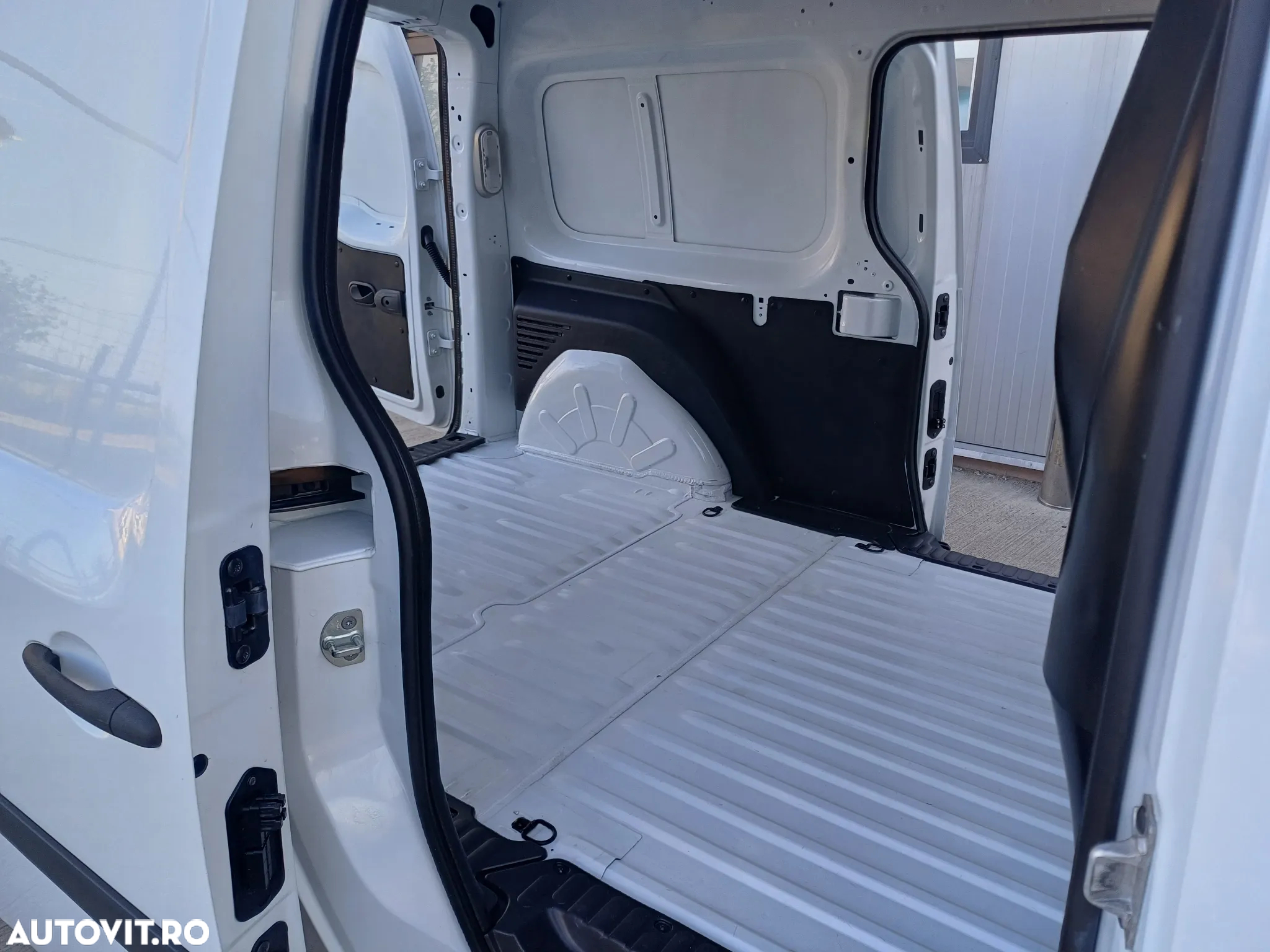 Renault Kangoo 1.5 Blue dCi 95 ZEN - 13
