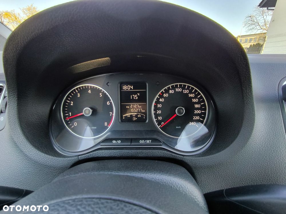 Volkswagen Polo 1.4 16V Comfortline - 9
