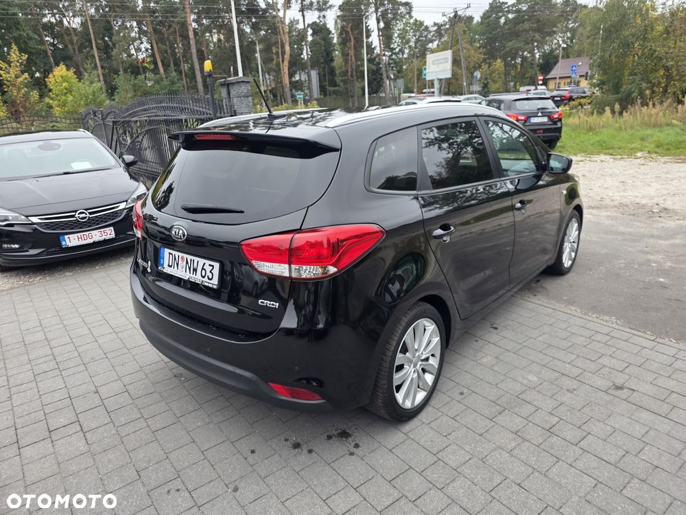 Kia Carens 1.7 CRDi 136 Fifa World Cup Edition - 3