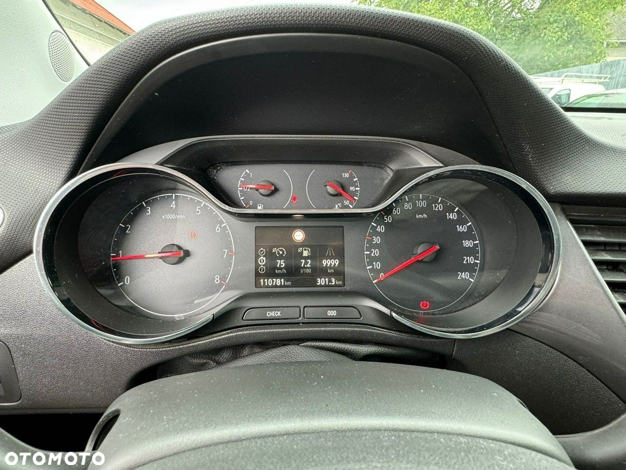 Opel Crossland X 1.2 T Design Line S&S - 17