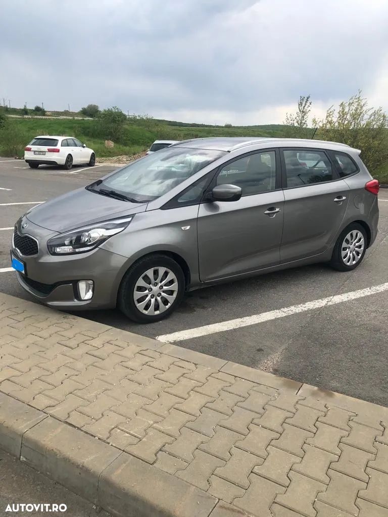 Kia Carens 1.6 GDI FAMILY - 1