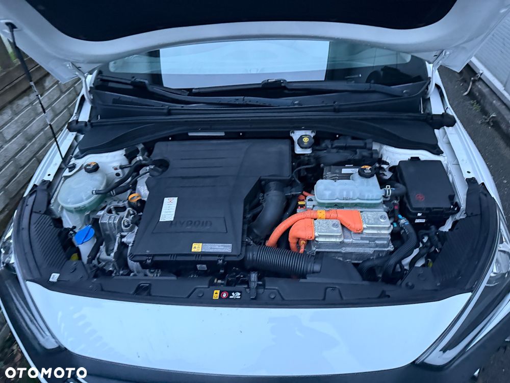 Hyundai IONIQ Hybrid Premium - 28