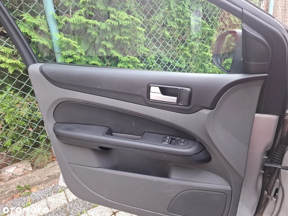 Ford Focus 1.8 TDCi Ambiente - 16