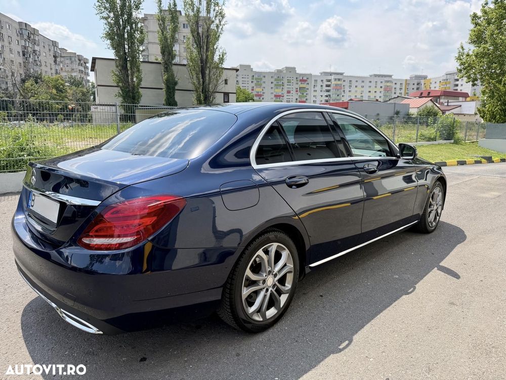 Mercedes-Benz C - 12