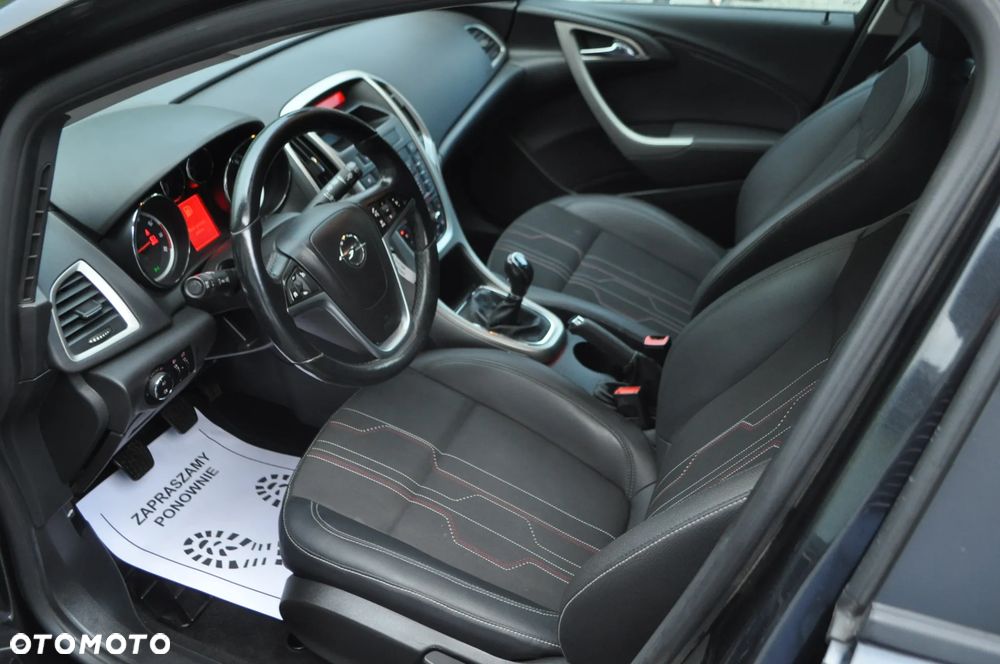Opel Astra 1.4 Turbo 150 Jahre - 17