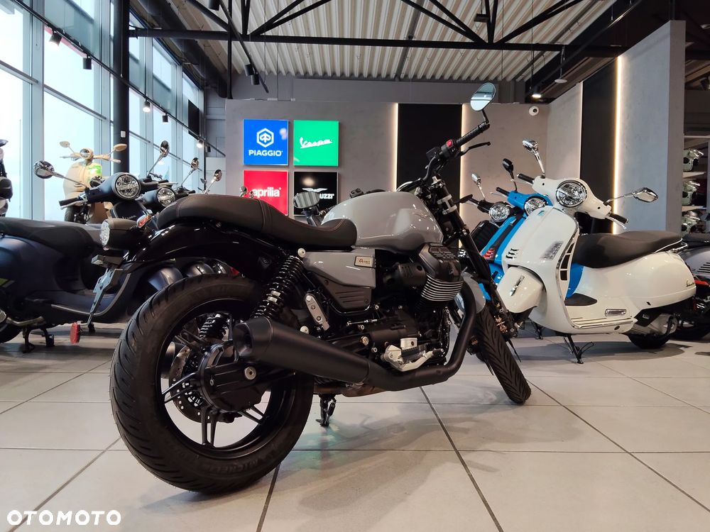 Moto Guzzi V7 - 4