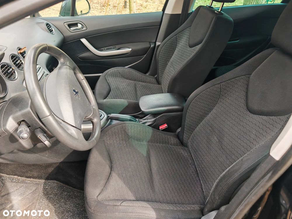 Peugeot 308 120 VTi Family - 12