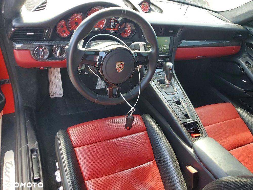 Porsche 911 Turbo - 9