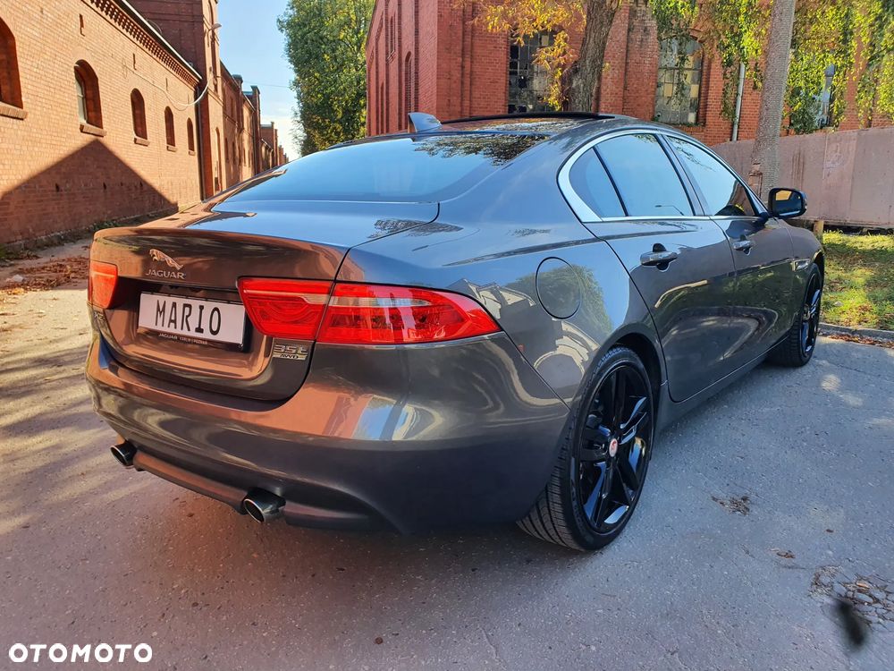 Jaguar XE S - 3