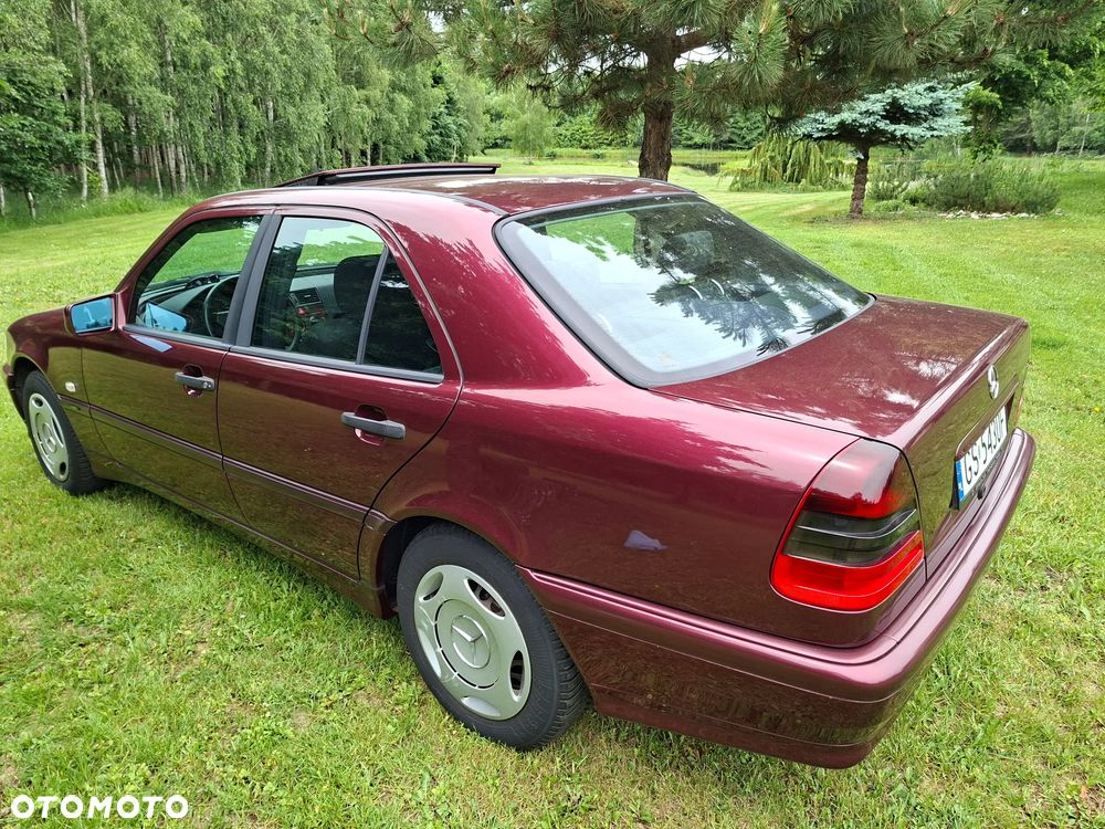 Mercedes-Benz Klasa C 180 Classic - 4