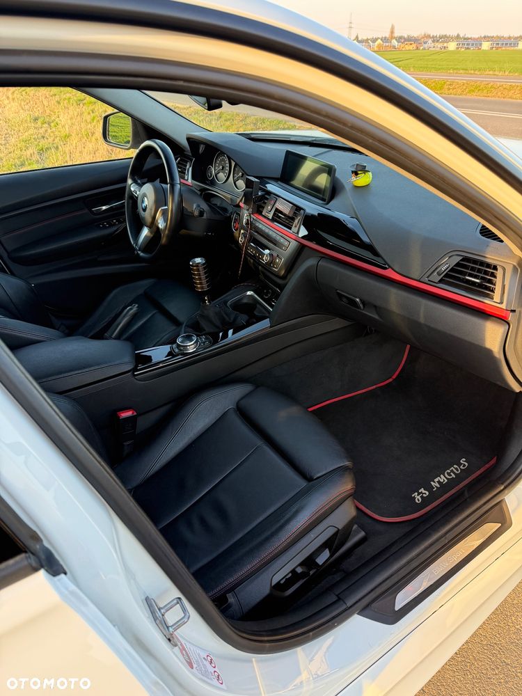 BMW Seria 3 335i xDrive Edition Sport - 17