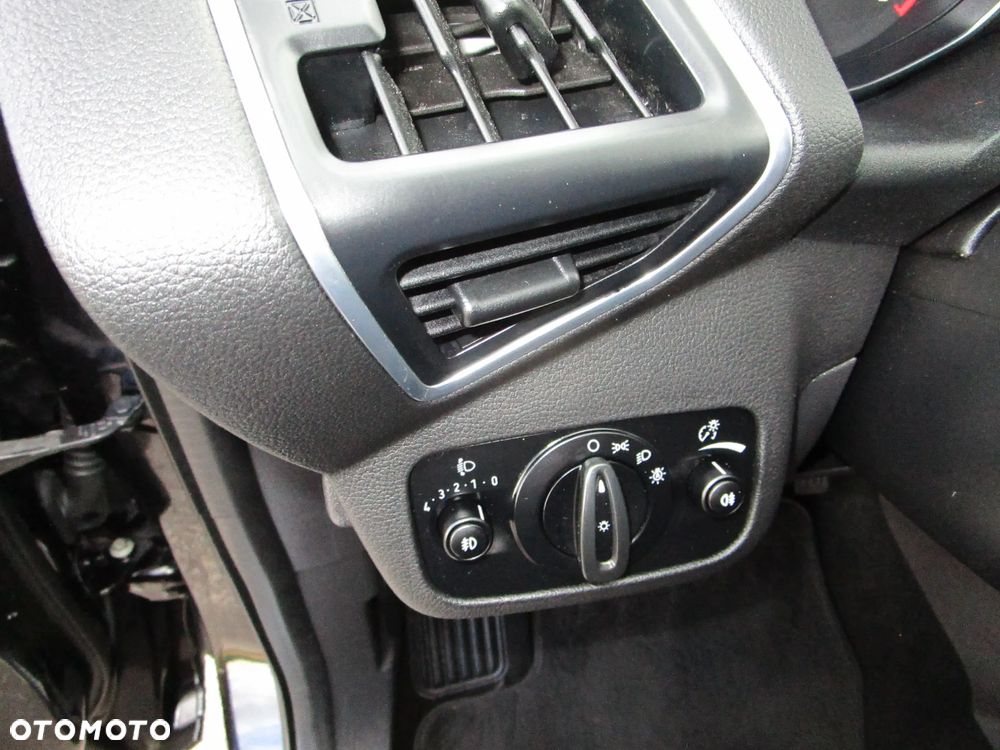 Ford Kuga 2.0 TDCi 2x4 Business Edition - 24