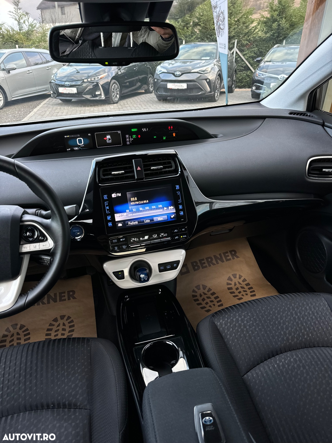 Toyota Prius Plug-in Hybrid Solar - 8