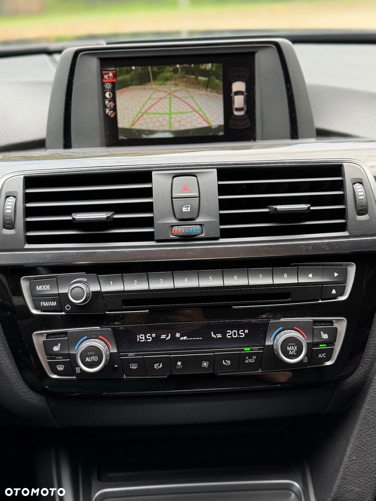 BMW Seria 3 320i - 16
