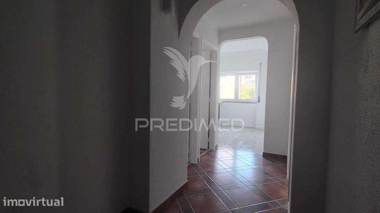 Apartamento T4 com Boas Áreas, Luz Natural e Excelente Ventilação n... - Grande imagem: 3/19