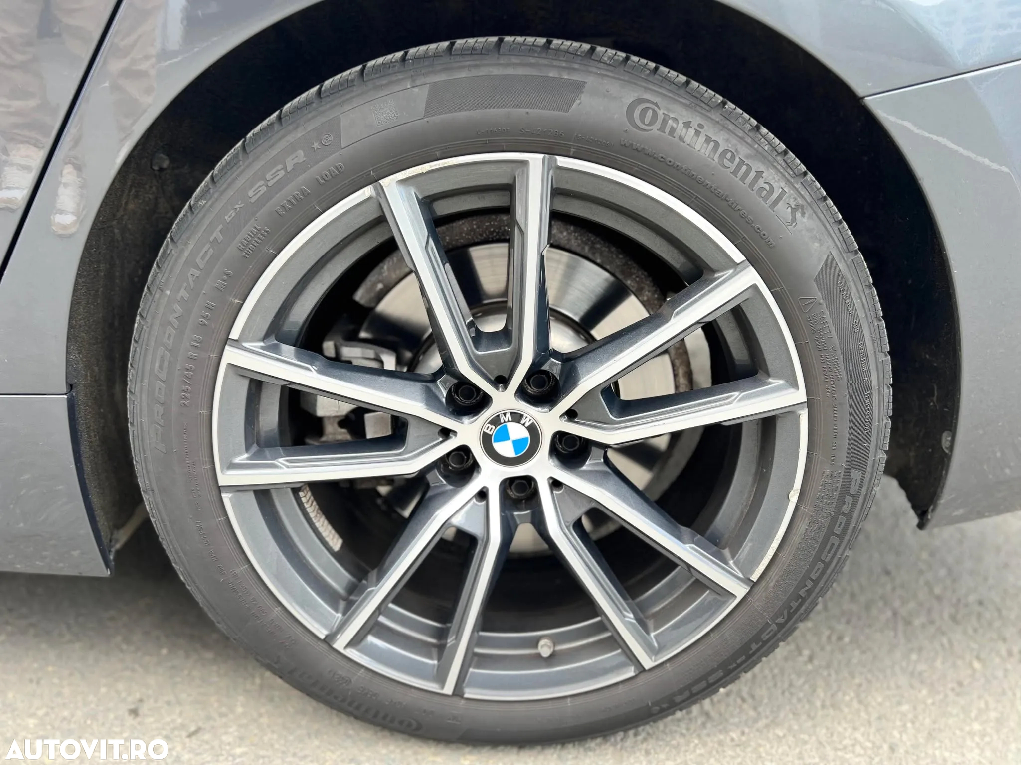 BMW Seria 3 330i Aut. Sport Line - 31