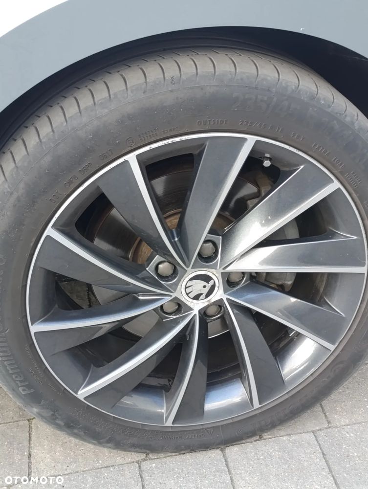 Skoda Superb 2.0 TDI L&K DSG - 9