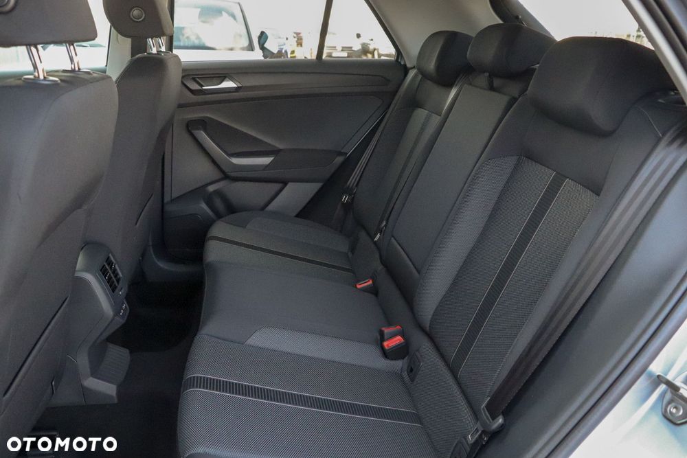 Volkswagen T-Roc - 12