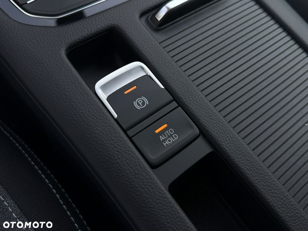 Volkswagen Passat - 30