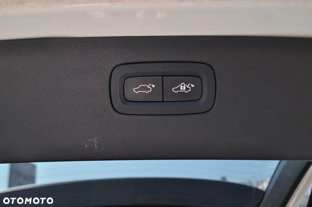 Volvo XC 90 T8 AWD Plug-In Hybrid Inscription 7os - 31