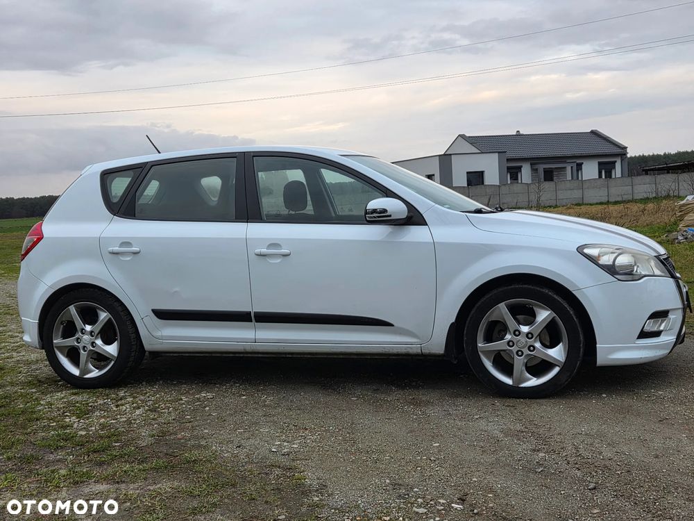 Kia Ceed 1.6 CRDi 128 97g Edition 7 - 13