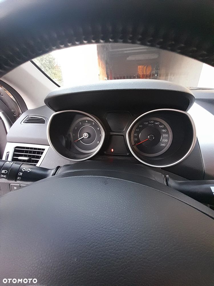Hyundai Elantra 1.6 Comfort - 14