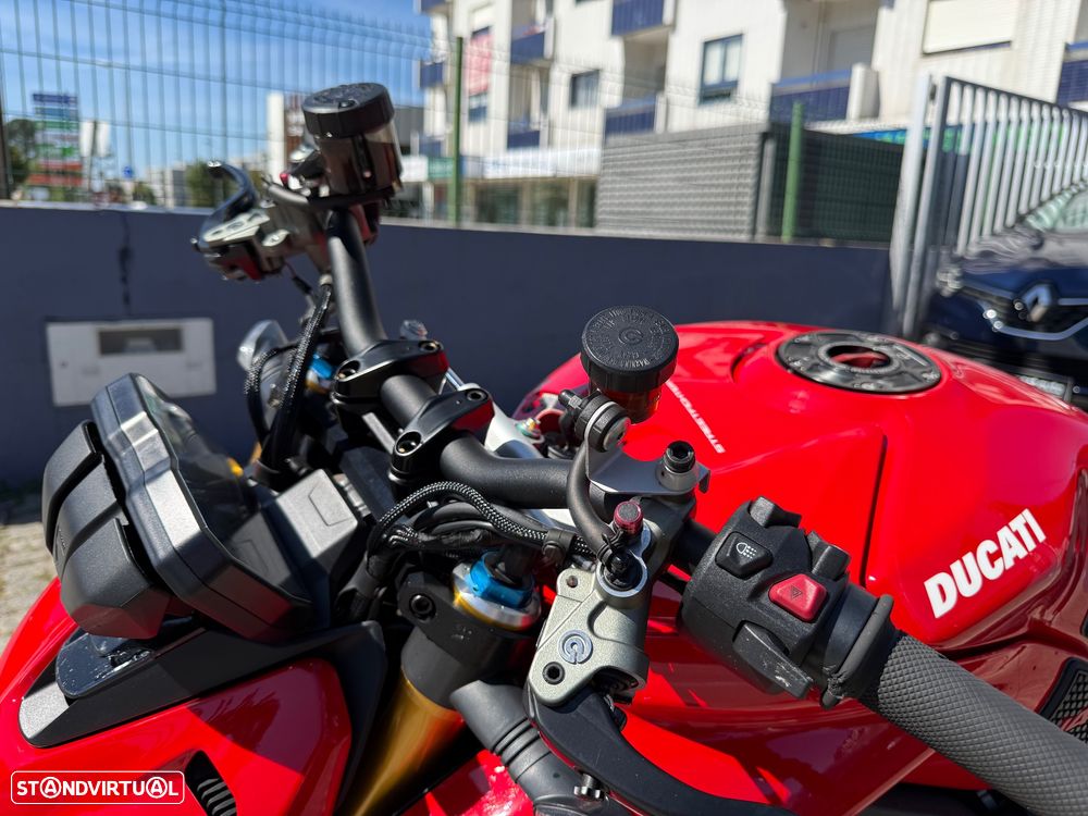 Ducati Streetfighter V4S - 36