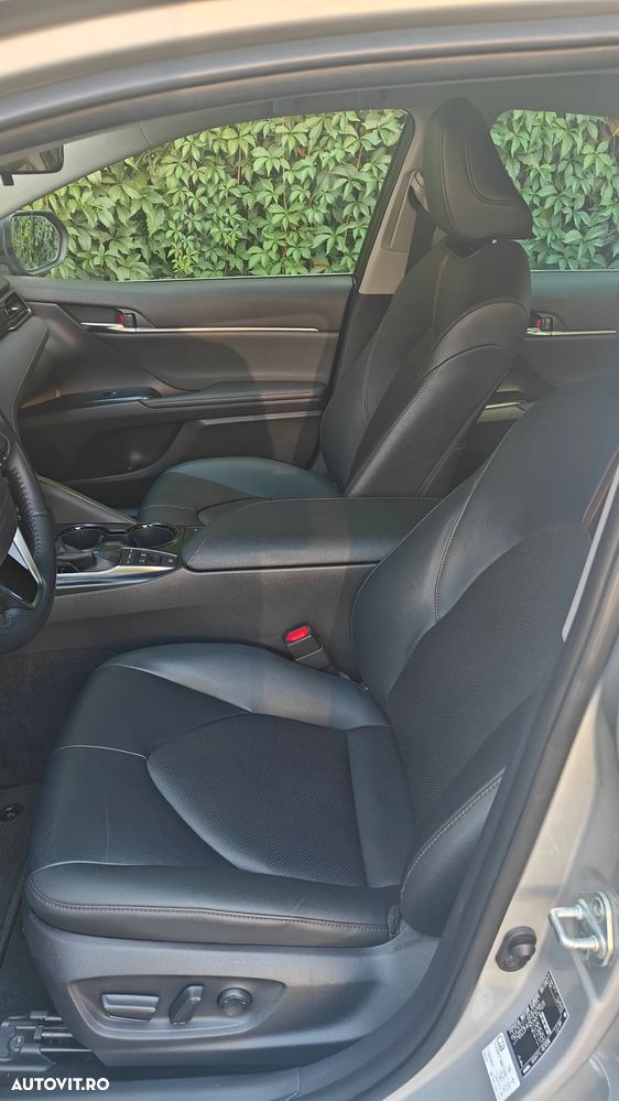 Toyota Camry - 6