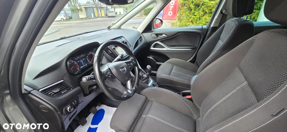 Opel Zafira 2016