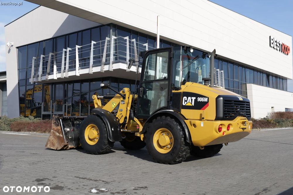 Caterpillar CAT 906M - 10