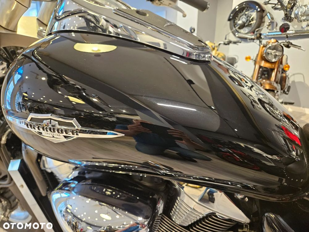 Suzuki Intruder - 12