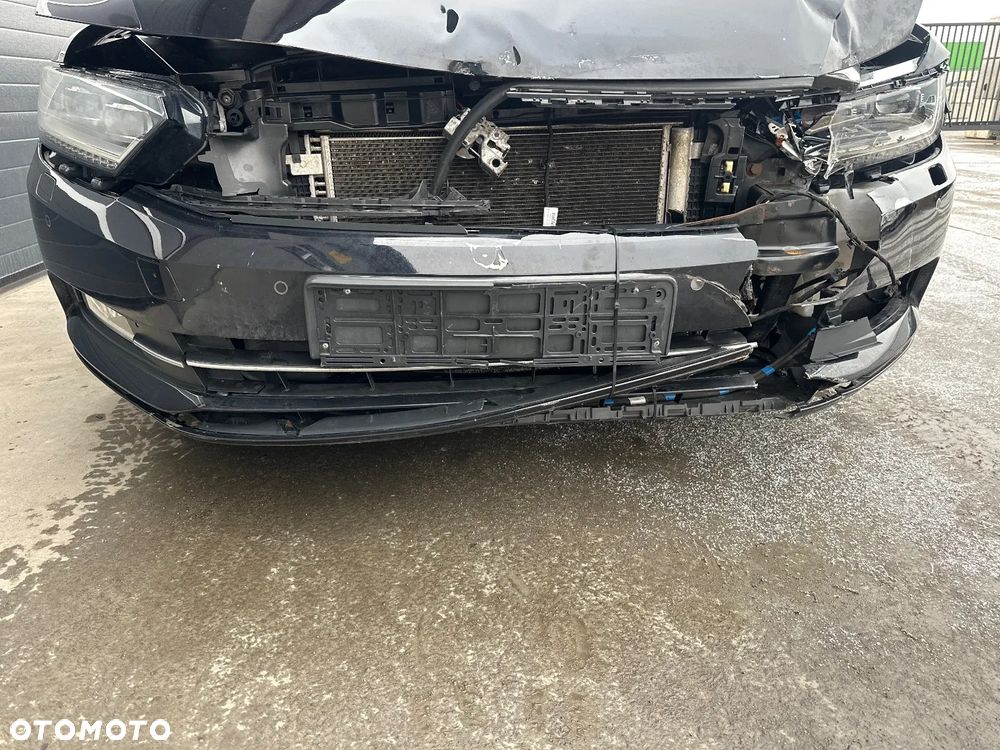 Volkswagen Passat 1.8 TSI BMT Comfortline - 16