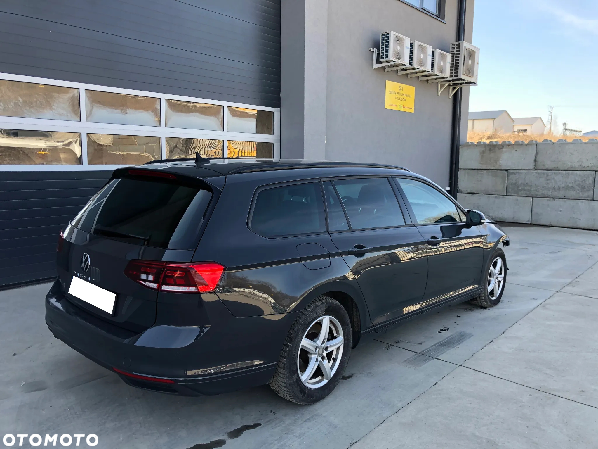 Volkswagen Passat Variant 2.0 TDI SCR DSG Business - 5