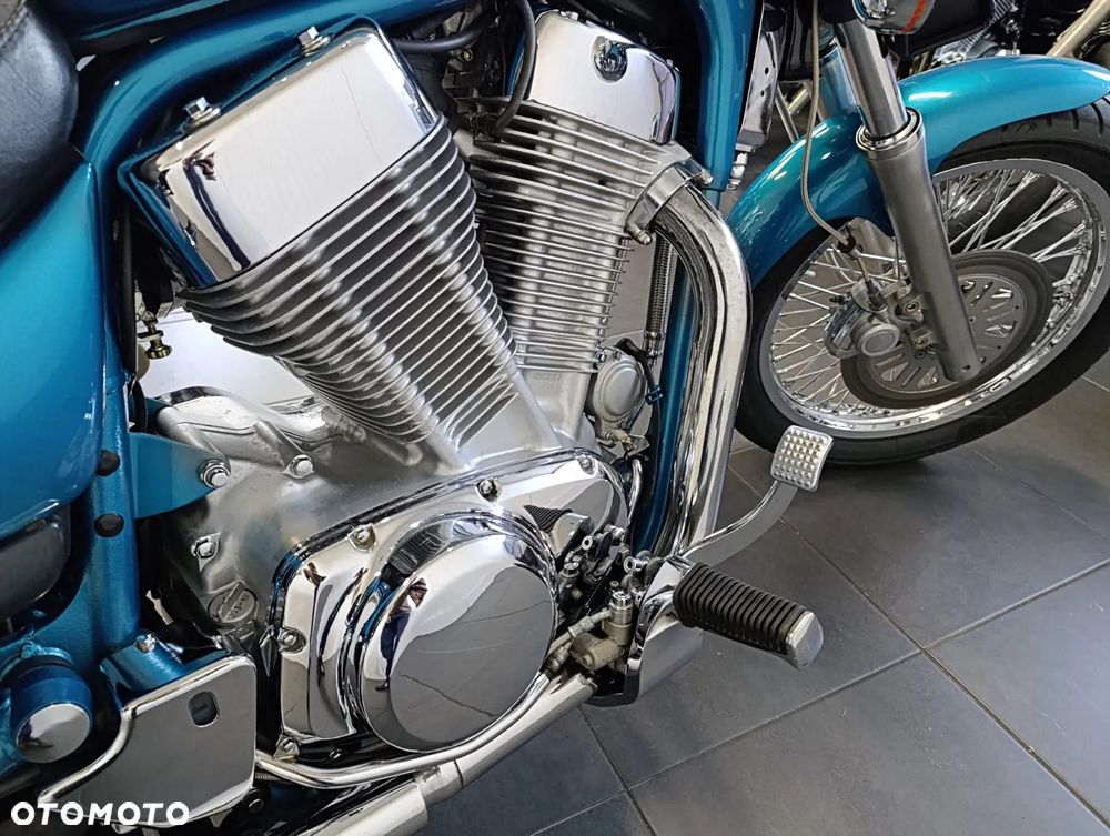 Suzuki Intruder - 17