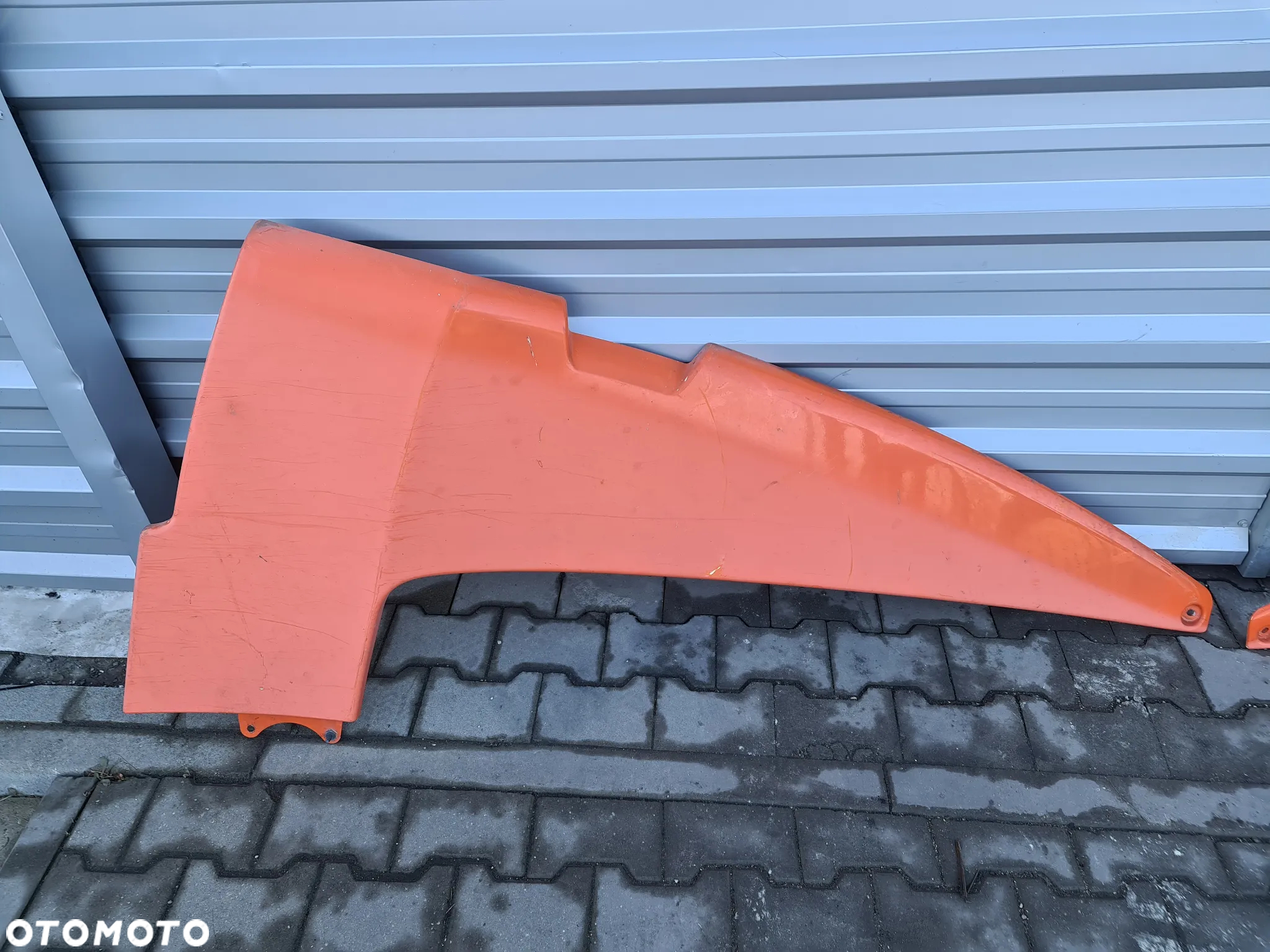 OWIEWKA ZAKABINOWA GÓRNA Volvo FM niska kabina lewa prawa - 2