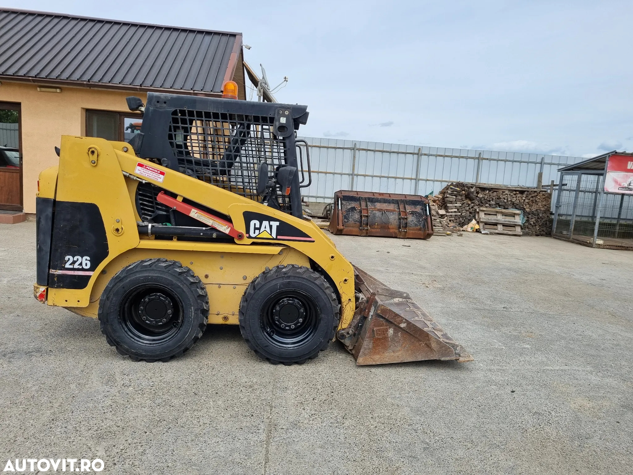 Caterpillar 226 - 3