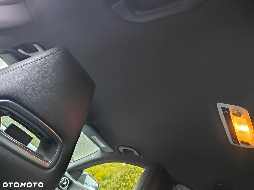 Mercedes-Benz CLA 250 7G-DCT UrbanStyle Edition - 15