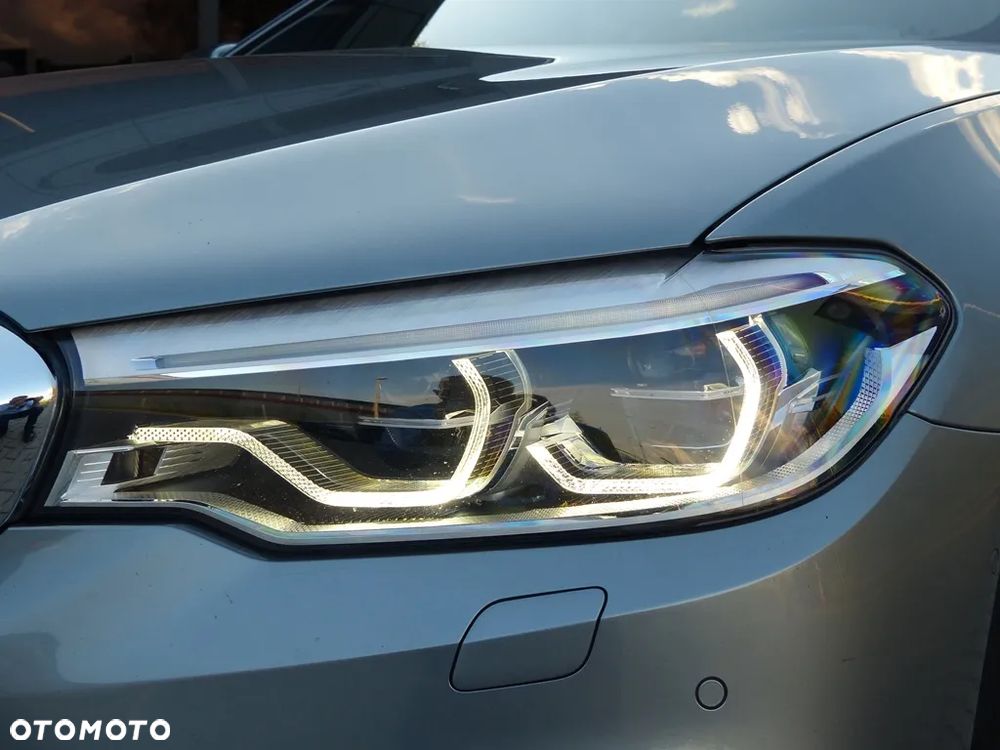 BMW Seria 5 530i xDrive M Sport sport - 30