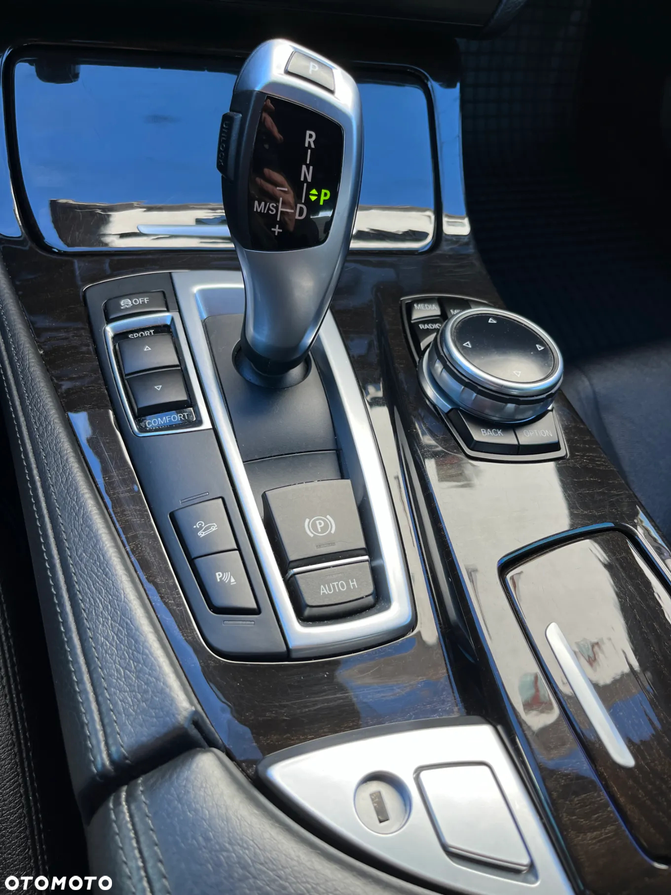 BMW Seria 5 528i xDrive - 11