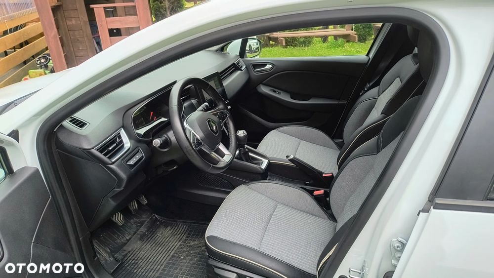 Renault Clio - 13