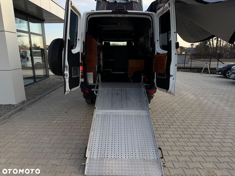 Mercedes-Benz SPRINTER - 24