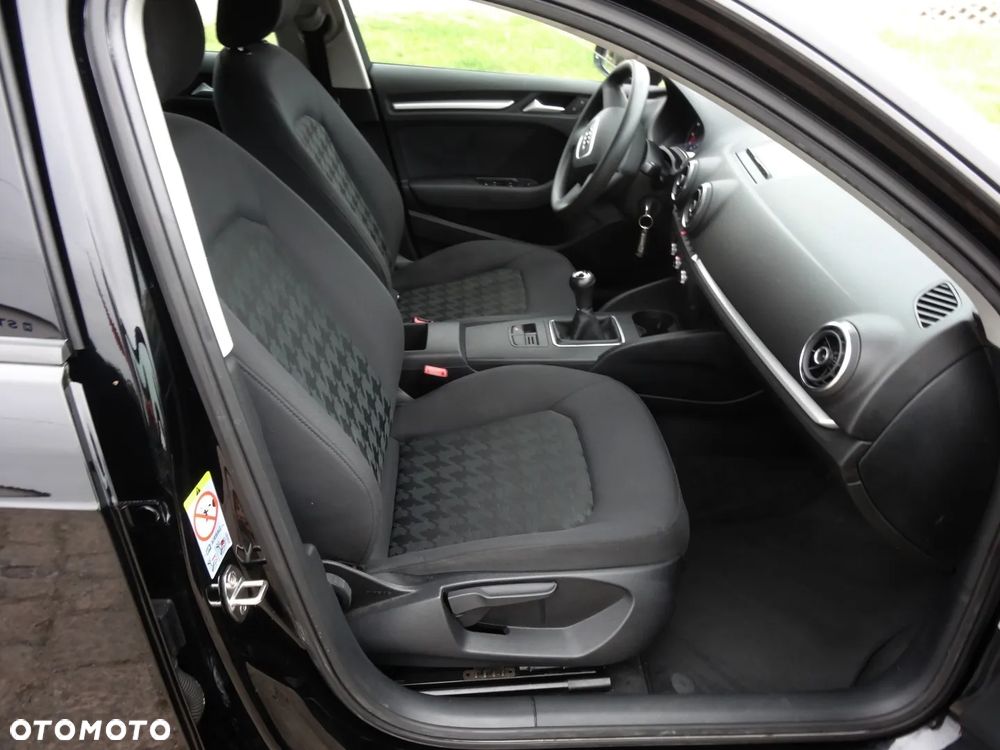 Audi A3 Sportback 1.4 TFSI Ambition - 23
