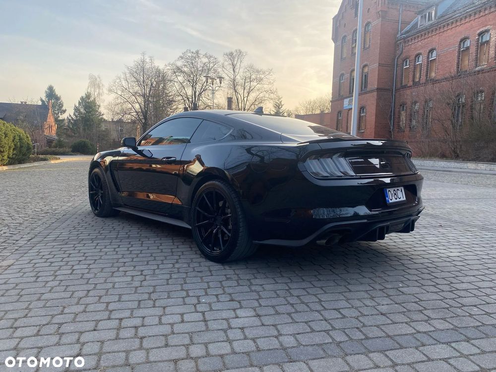 Ford Mustang - 7