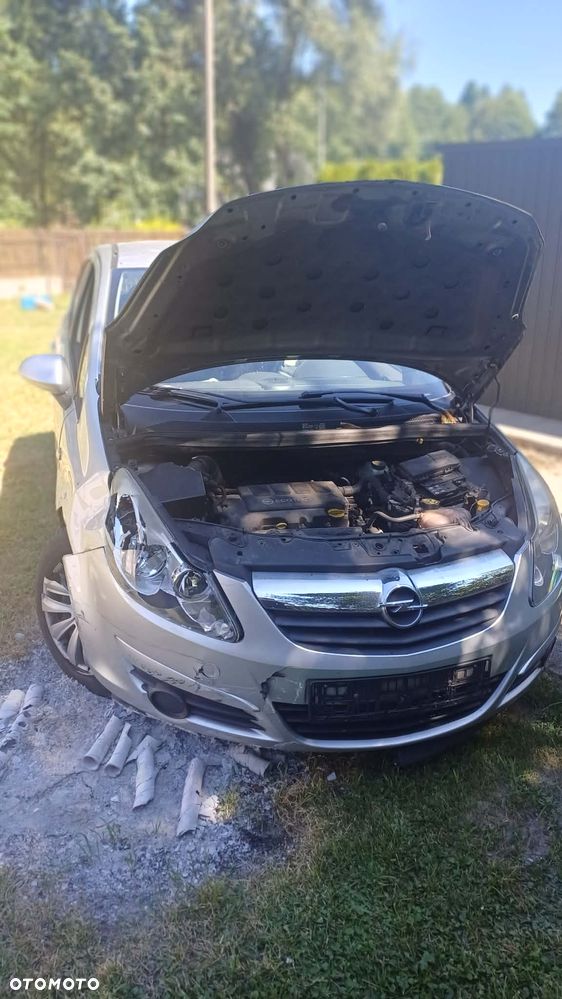 Opel Corsa 1.4 16V Cosmo - 10