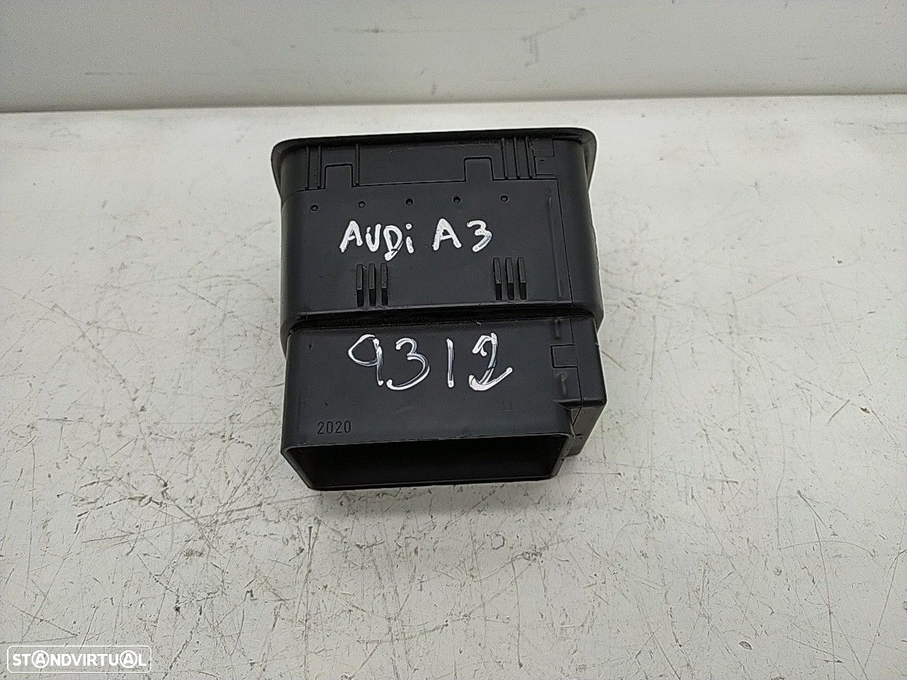 Saida Ar Esquerdo / Difusor Audi A3 (8L1) - 3